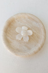 Petal Grip Claw Clip White